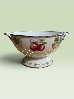Vintage Regency Club Enamel Pedestal Colander